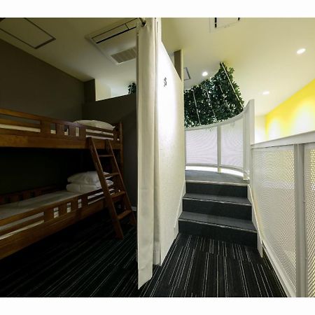 Capsule Hotel Valie Ebisucho Osaka Bagian luar foto