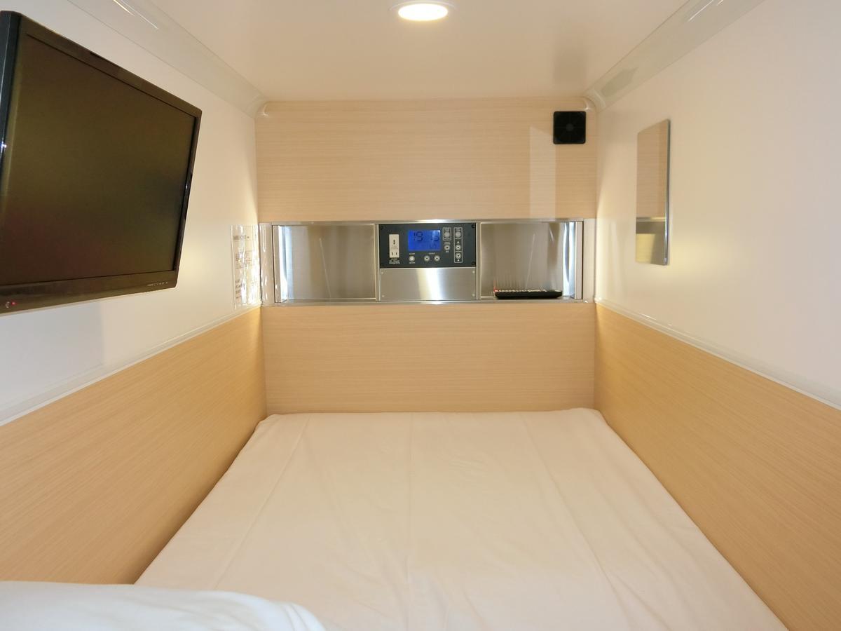 Capsule Hotel Valie Ebisucho Osaka Bagian luar foto