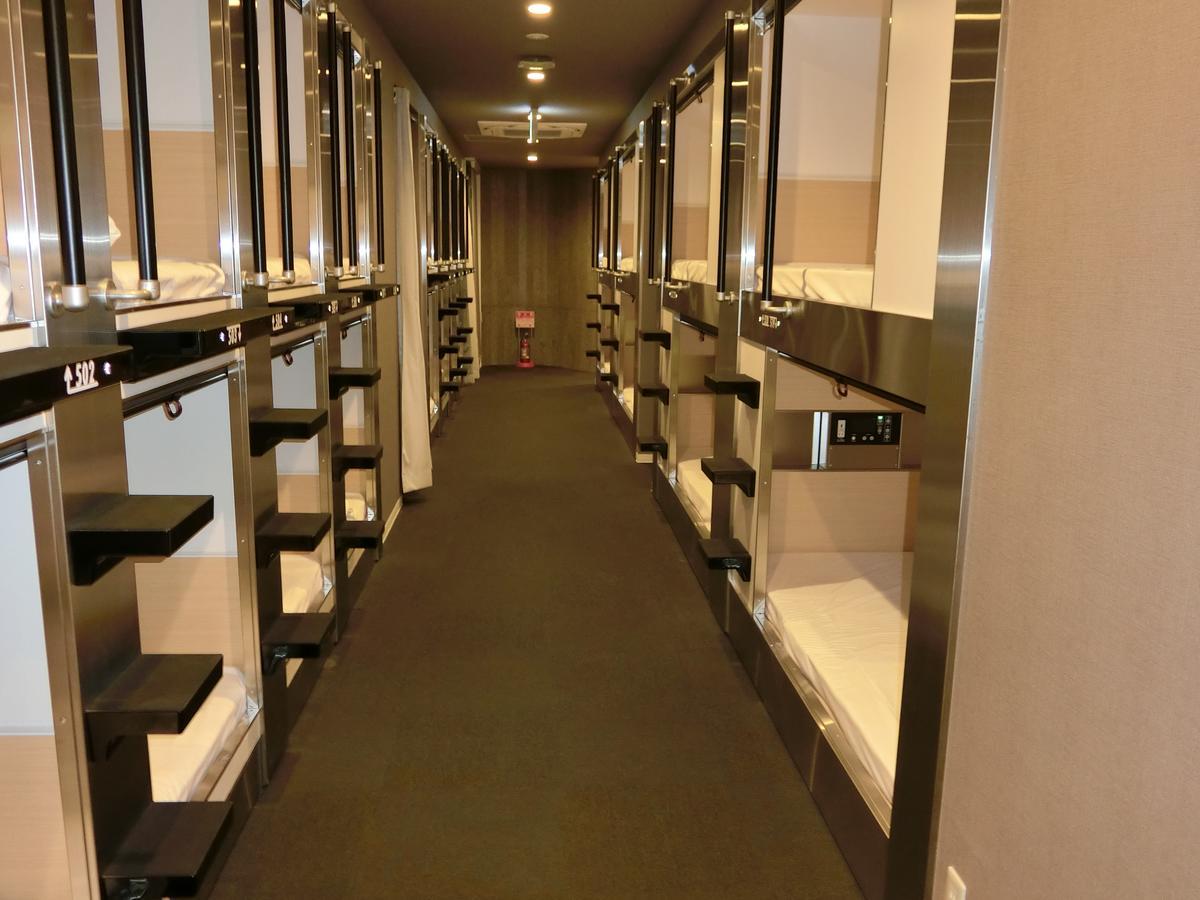 Capsule Hotel Valie Ebisucho Osaka Bagian luar foto