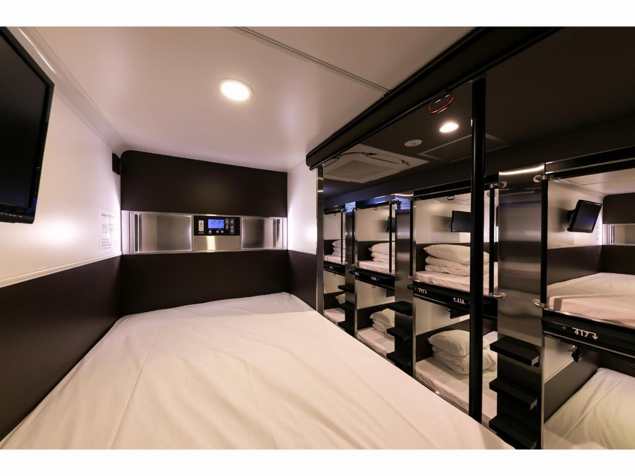 Capsule Hotel Valie Ebisucho Osaka Bagian luar foto