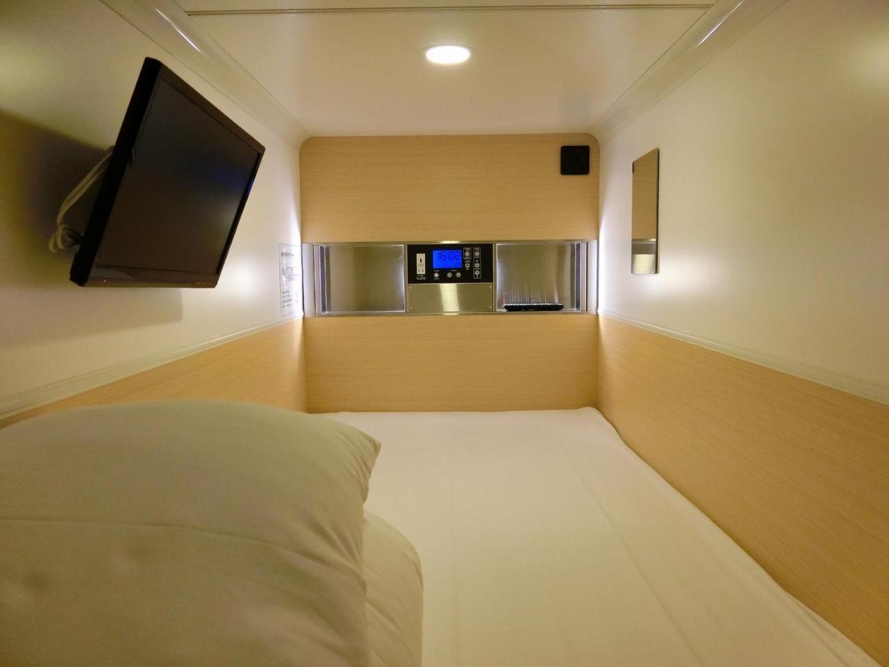 Capsule Hotel Valie Ebisucho Osaka Bagian luar foto