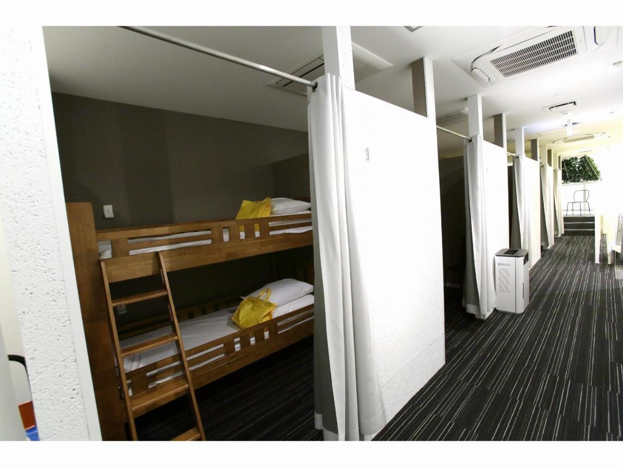 Capsule Hotel Valie Ebisucho Osaka Bagian luar foto