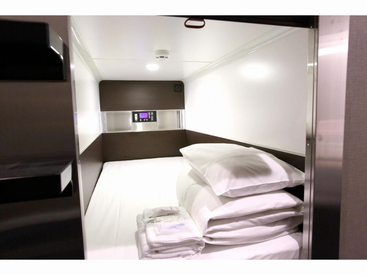 Capsule Hotel Valie Ebisucho Osaka Bagian luar foto