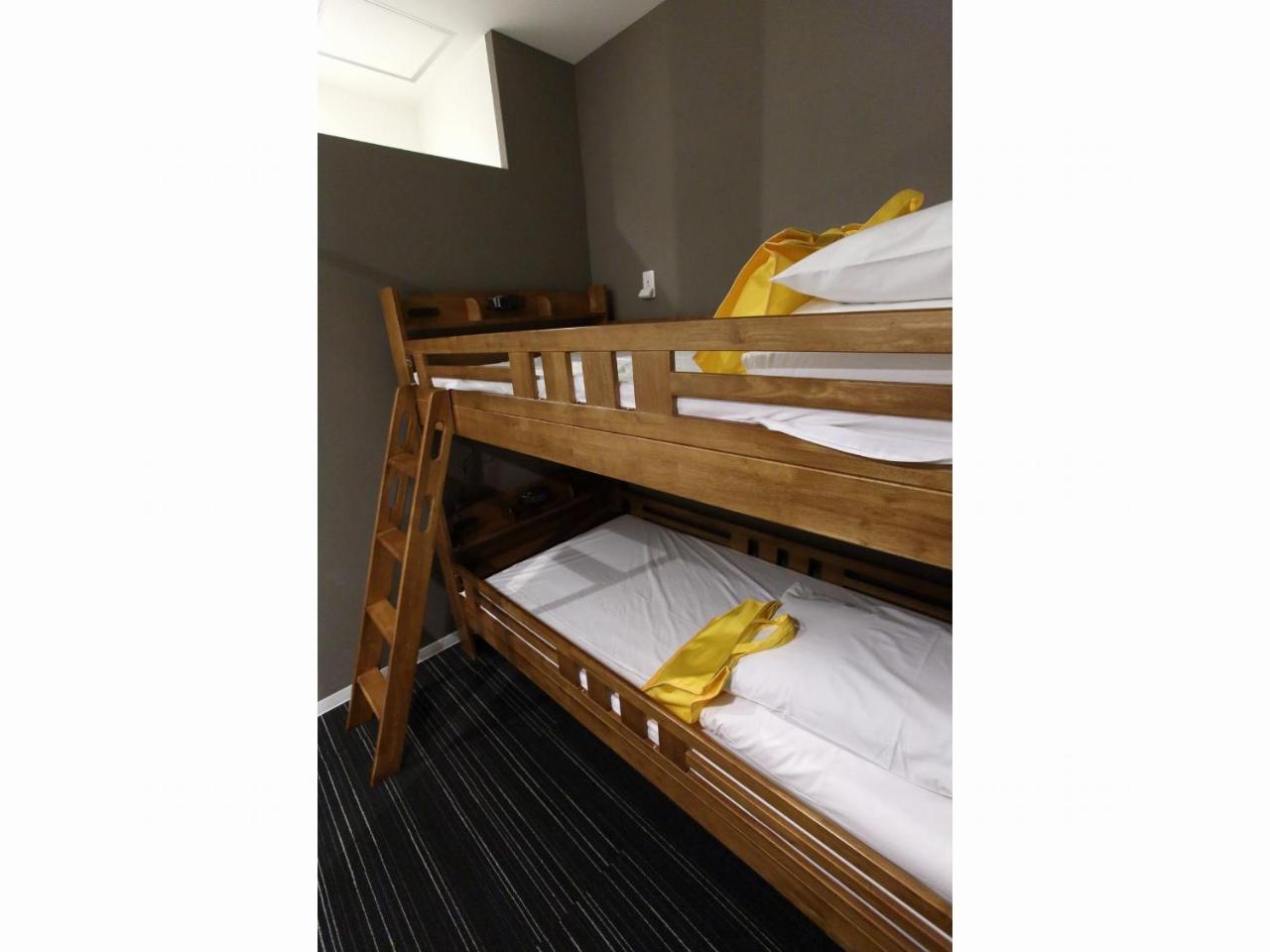 Capsule Hotel Valie Ebisucho Osaka Bagian luar foto