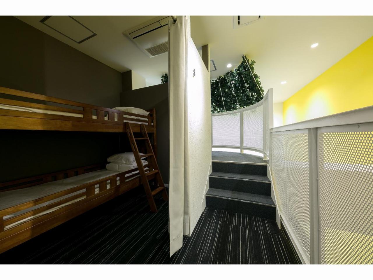 Capsule Hotel Valie Ebisucho Osaka Bagian luar foto